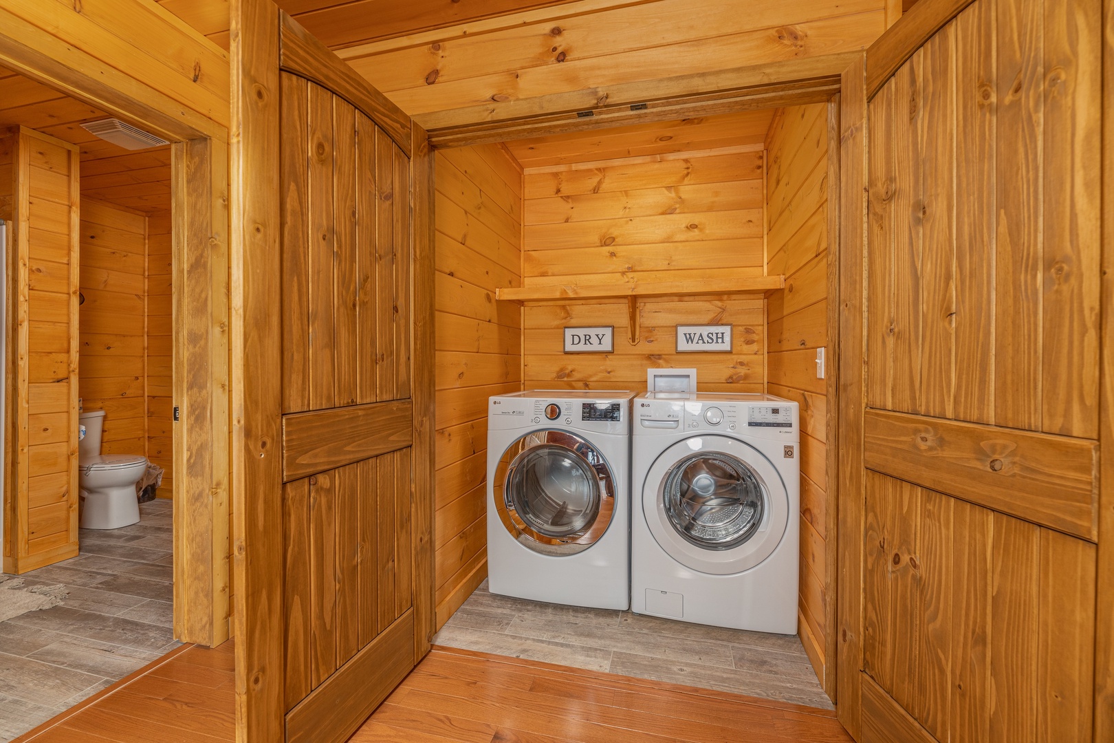 Washer and dryer at J's Hideaway, a 4 bedroom cabin rental located in Pigeon Forge