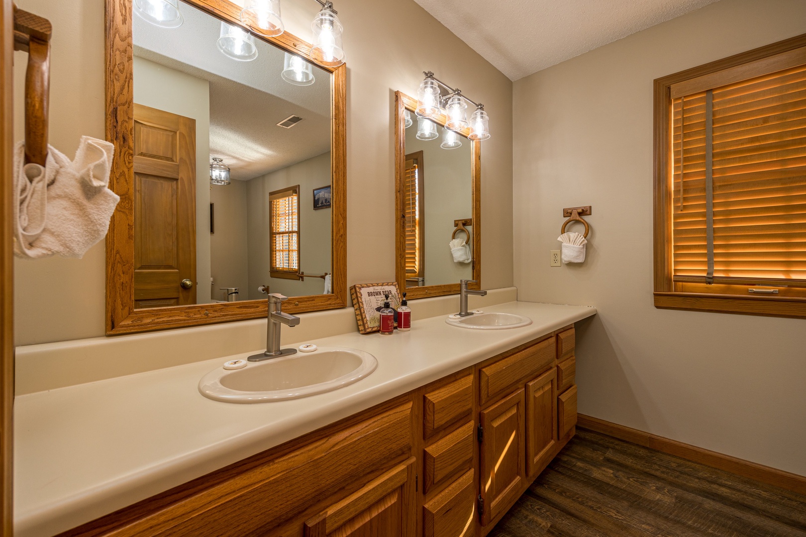 Bathroom with Dual Sinks at Rocky Top Ridge Views