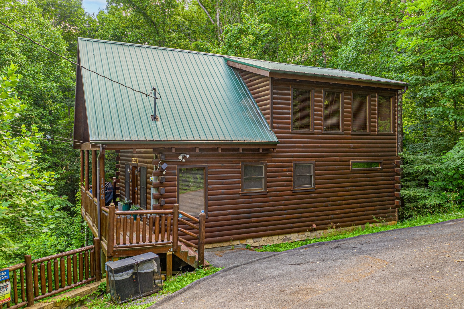 Front exterior summer view at A Bear on the Ridge, a 2 bedroom cabin rental located in Pigeon Forge