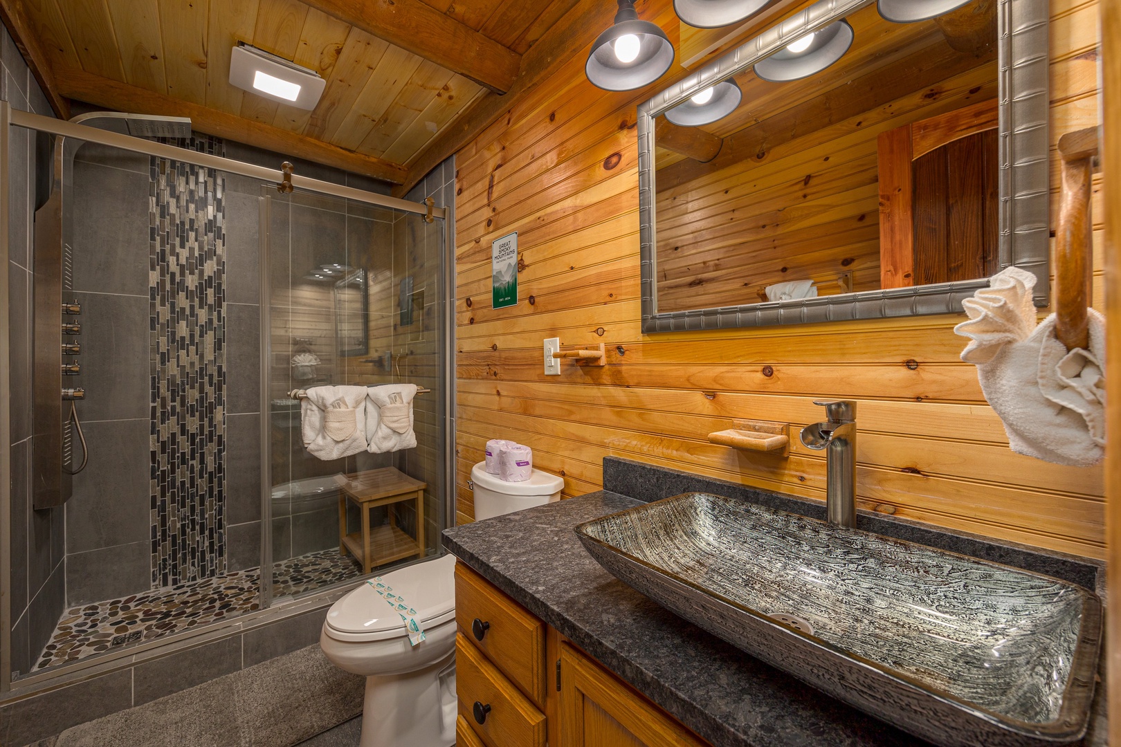Bathroom with walk in shower at Moonlit Mountain Lodge