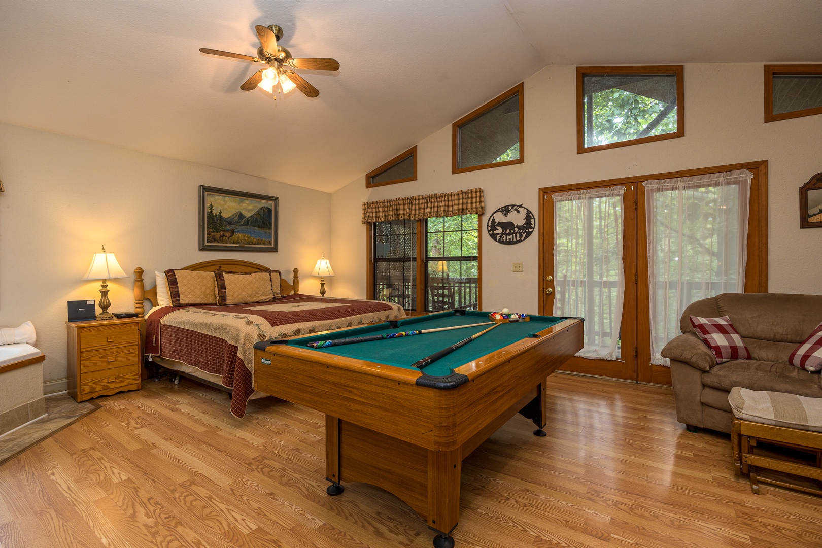 at mountain manor a 1 bedroom cabin rental located in gatlinburg
