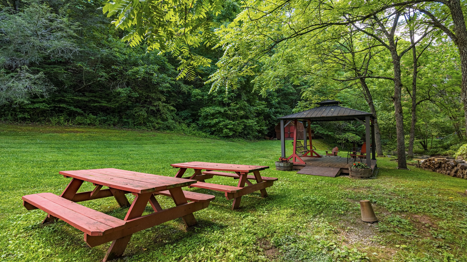 at for his name's sake a 3 bedroom cabin rental located in gatlinburg
