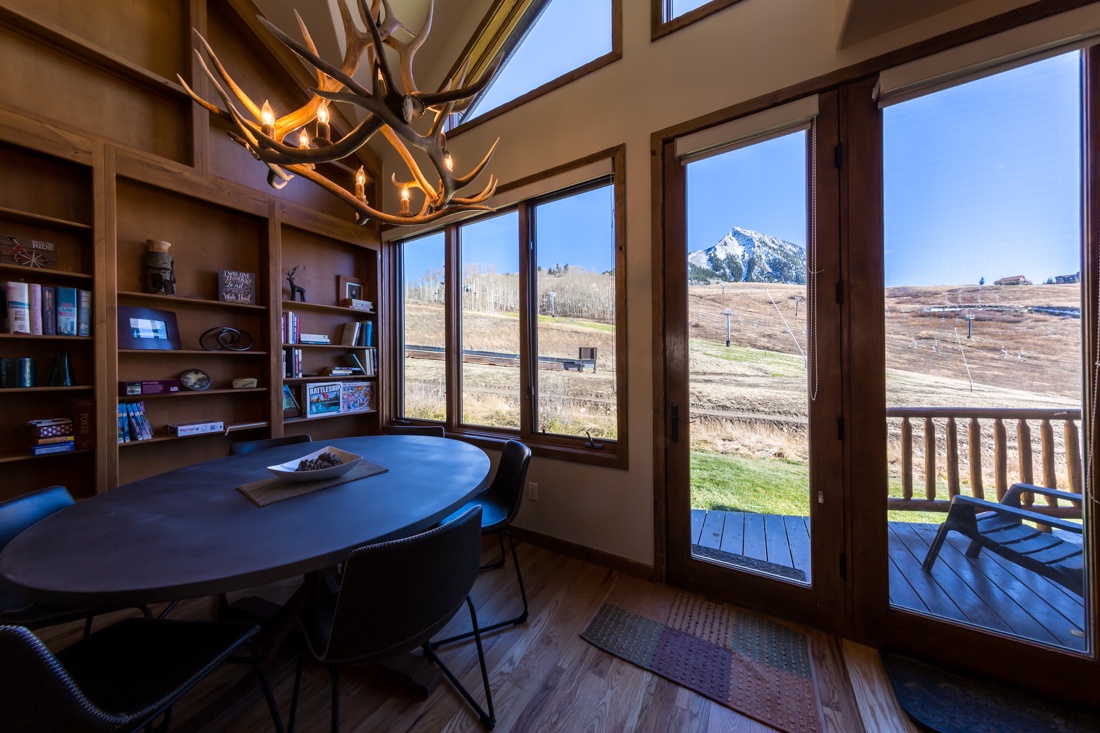 8 Silver Ridge Condominium - Luxury Rental, Pet-Friendly, Ski-in/Ski-out with Hot Tub on Mt. Crested Butte!