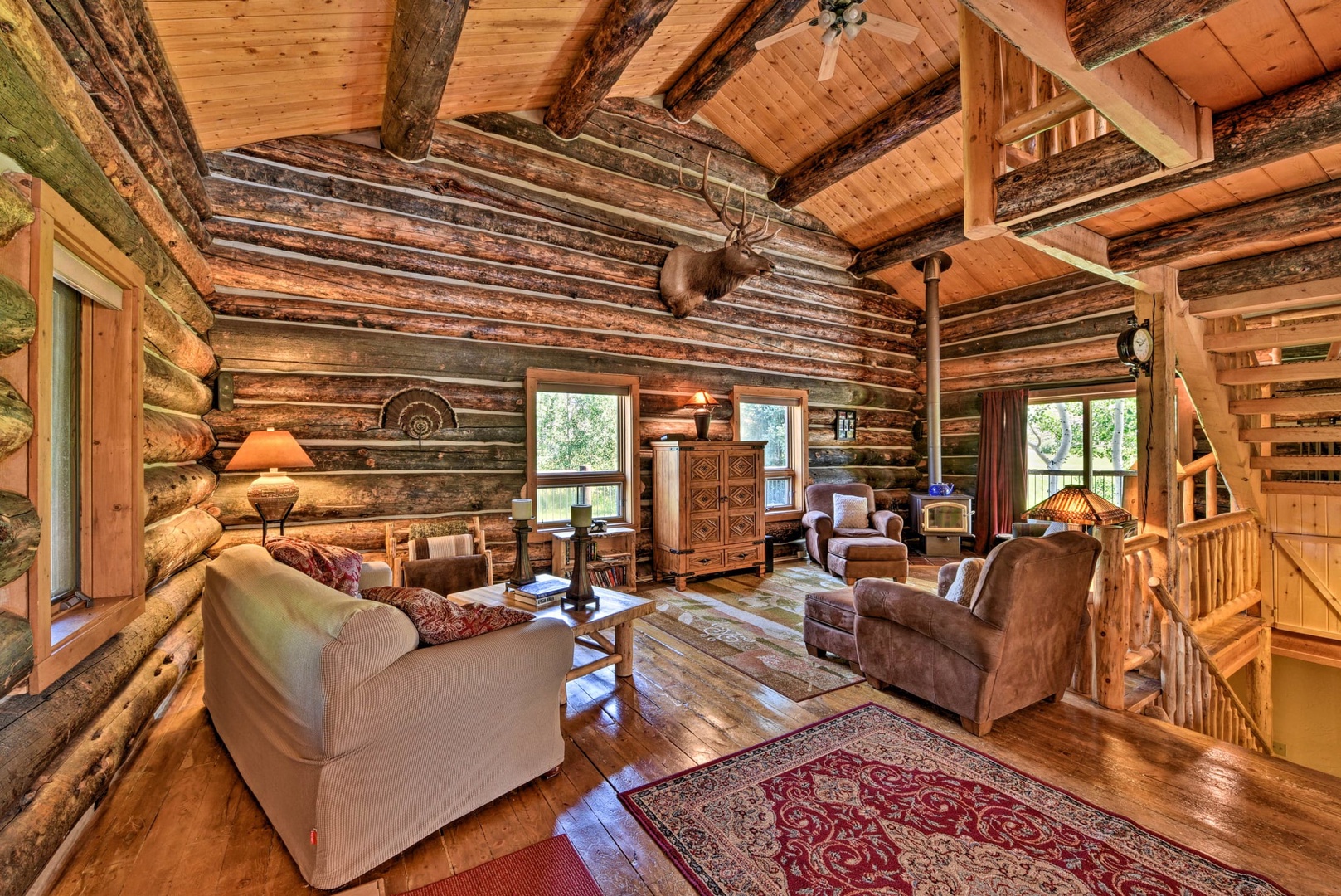 The Longhorn Horse Ranch Cabin w/ Hot Tub, Large Deck and Stunning Views!