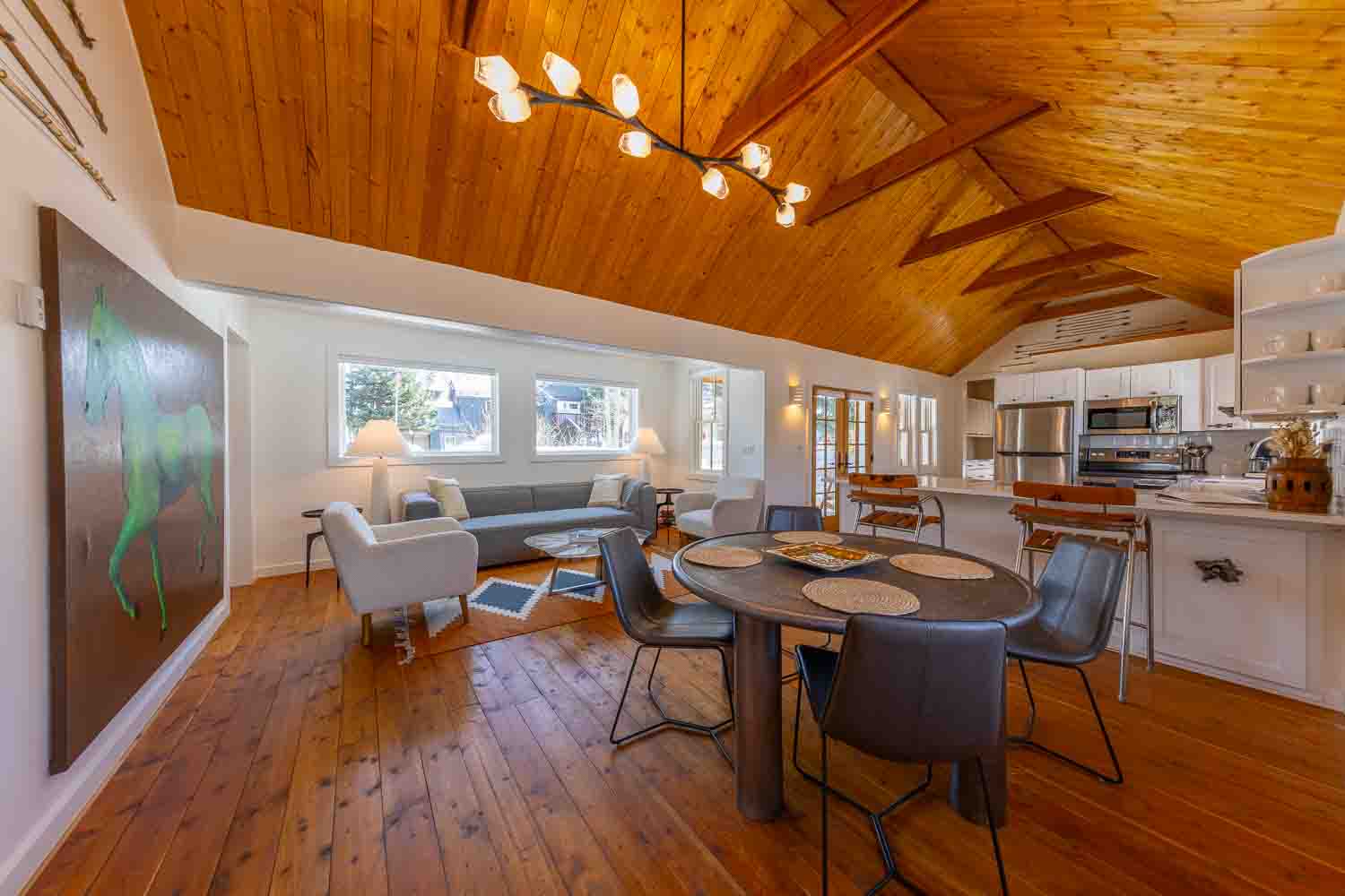 The Creek House - Amazing location, big yard, steps away from Elk Ave