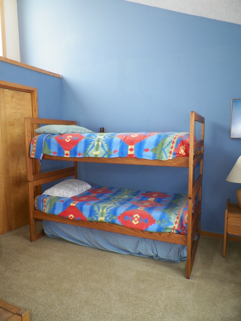 25 Eagle's Nest Condominium views, shared hot tub!