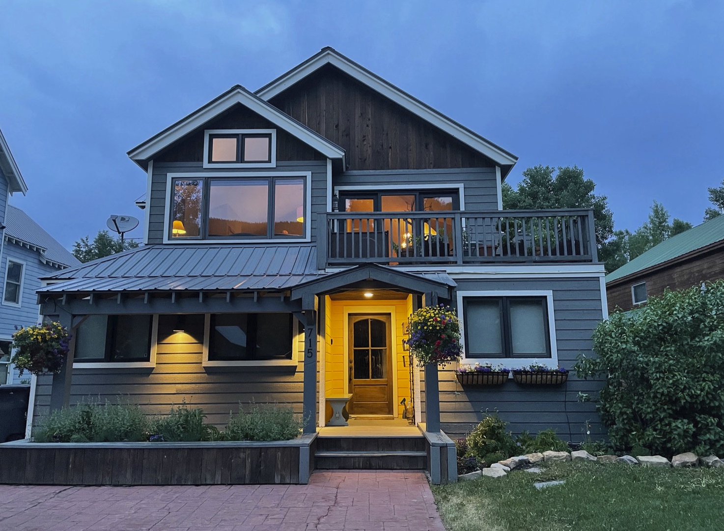 Mancos Lodge - Pet Friendly! Hot Tub! Wheelchair Accessible Home. Downtown CB!