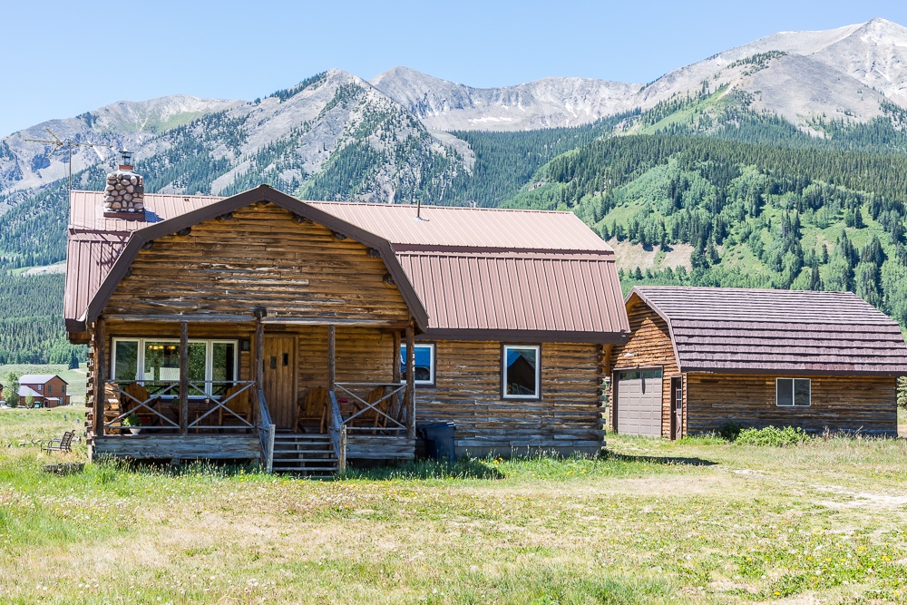 366 Riverbend - River Front Cabin with Impressive Views!