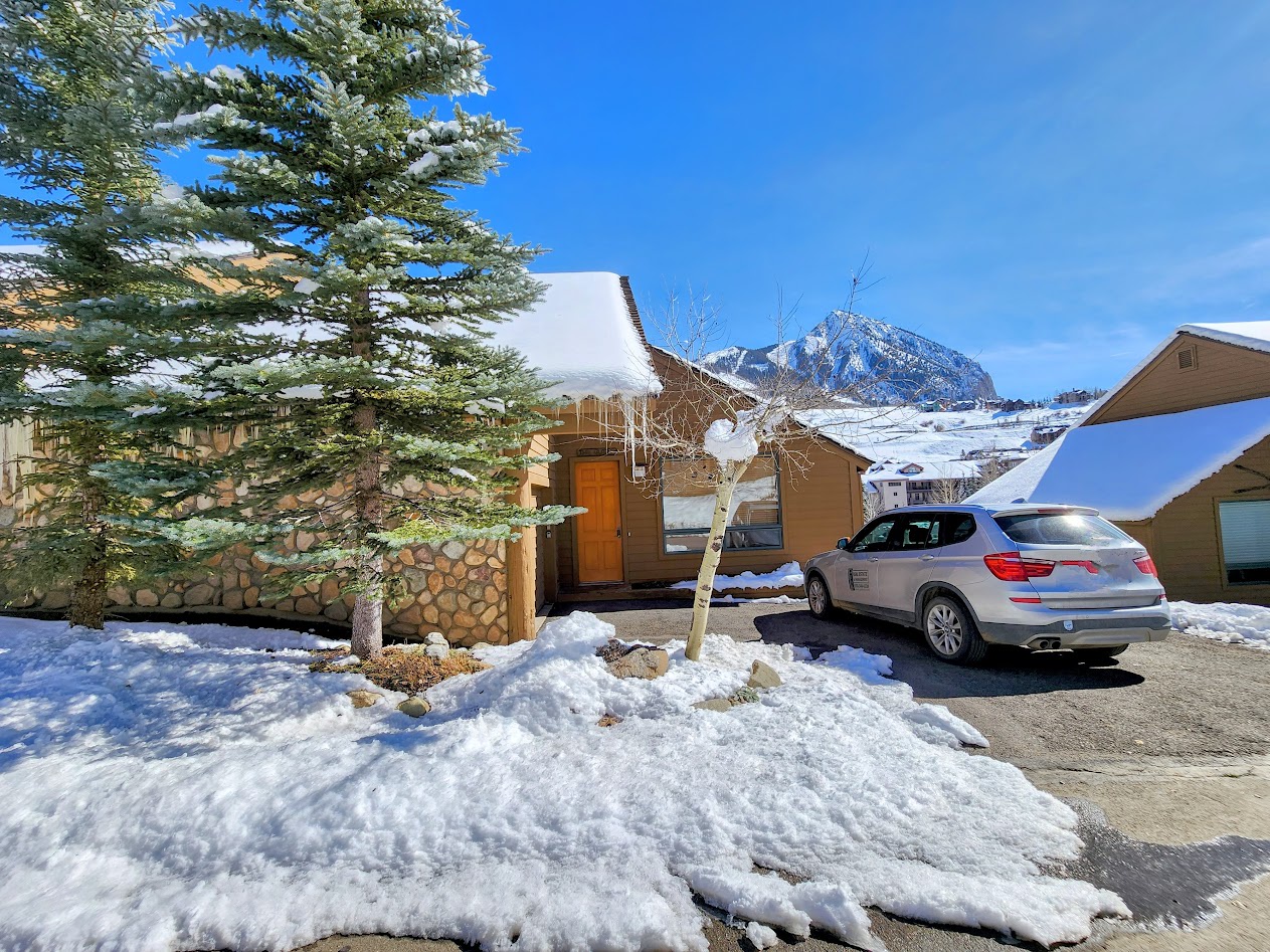 123 Snowmass Villas - Luxury Townhome Within Walking Distance to Slopes!