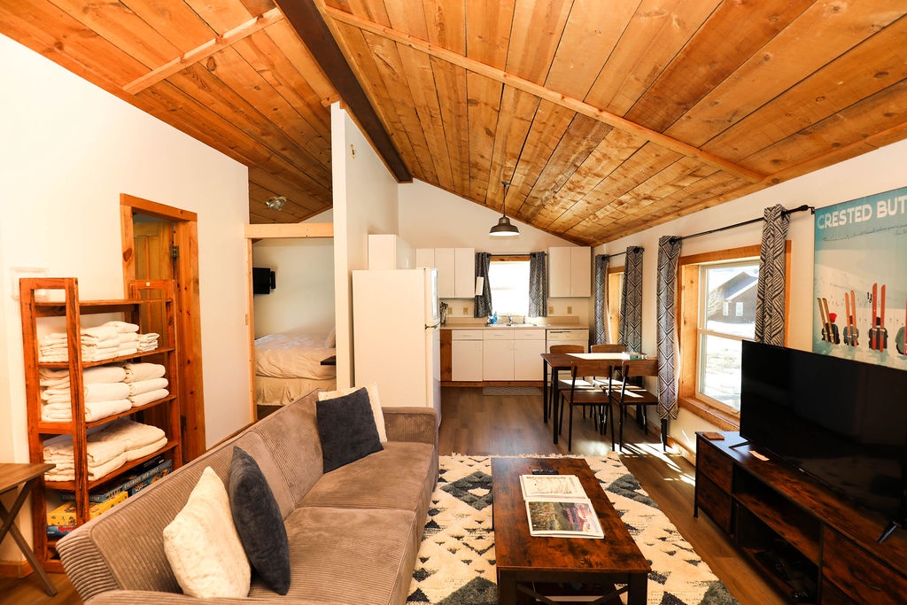 521 Haverly - Cute Garage Apartment great location in Crested Butte South