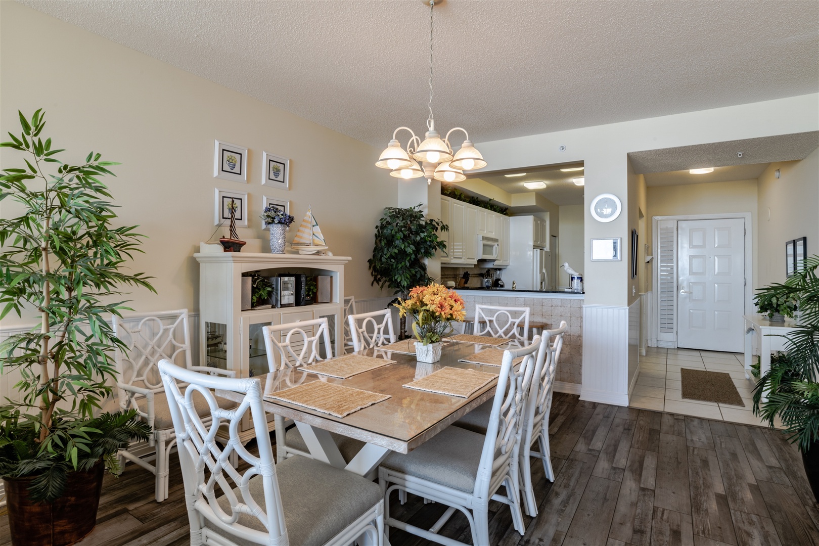 Beach Colony East Unit 3C Dining Area
