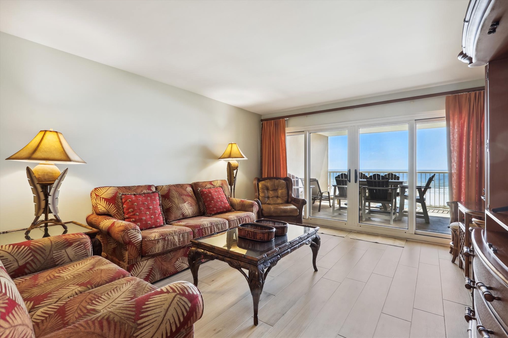 Sandy Key Resort 236 Living with Balcony Access