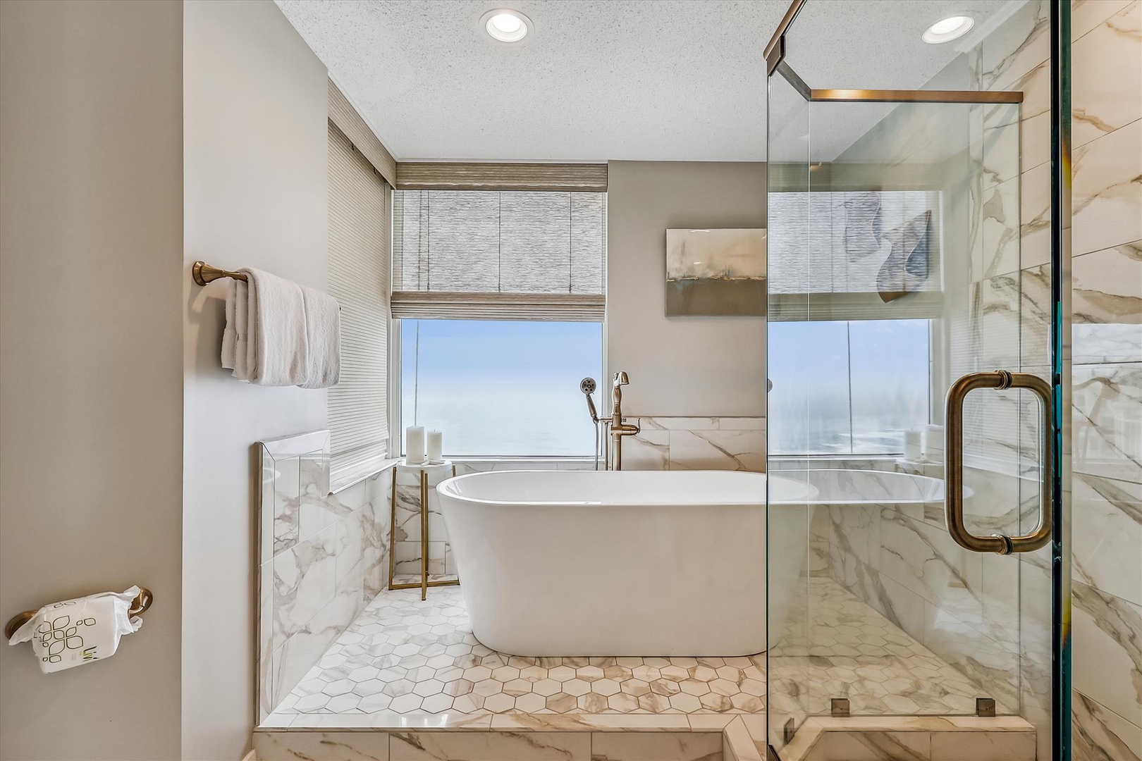 Beach Colony Tower PH1A (16A) Master Bathroom Tub