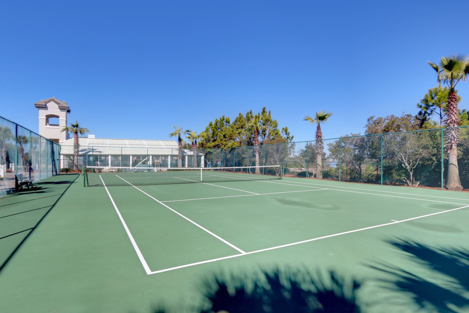 Florencia Condos  Tennis Courts