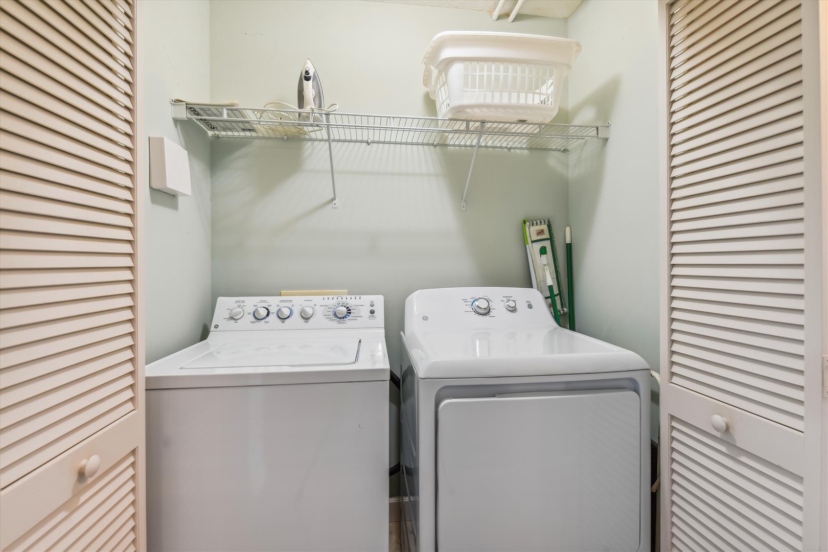 Sandy Key 817 In Unit Washer and Dryer