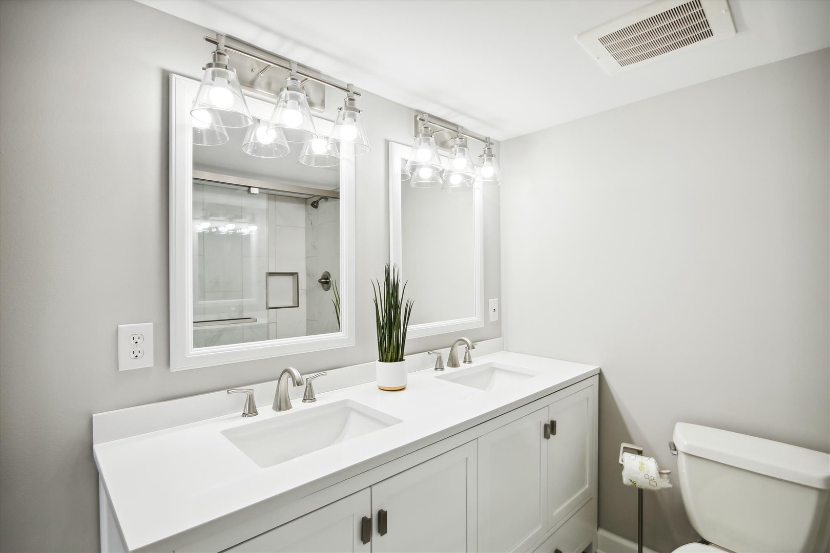 Sandy Key 318 Master Bathroom Double Vanity