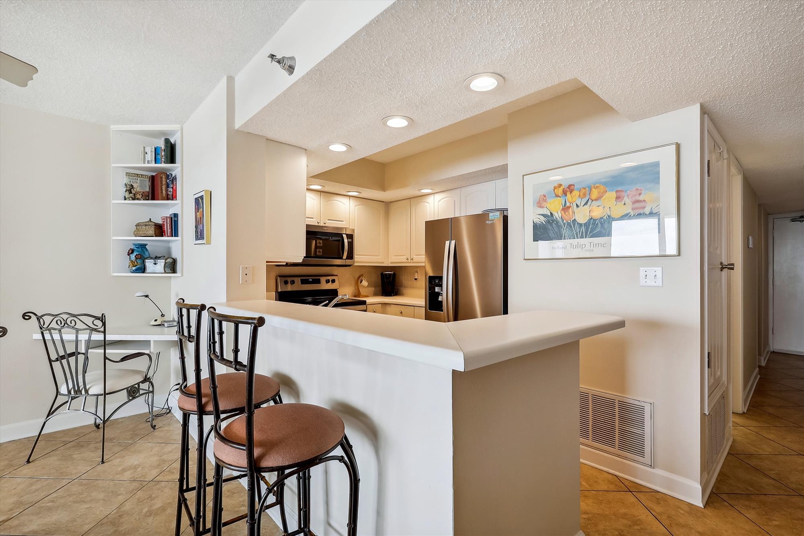 Perdido Sun 610 Kitchen Bar seating for 2