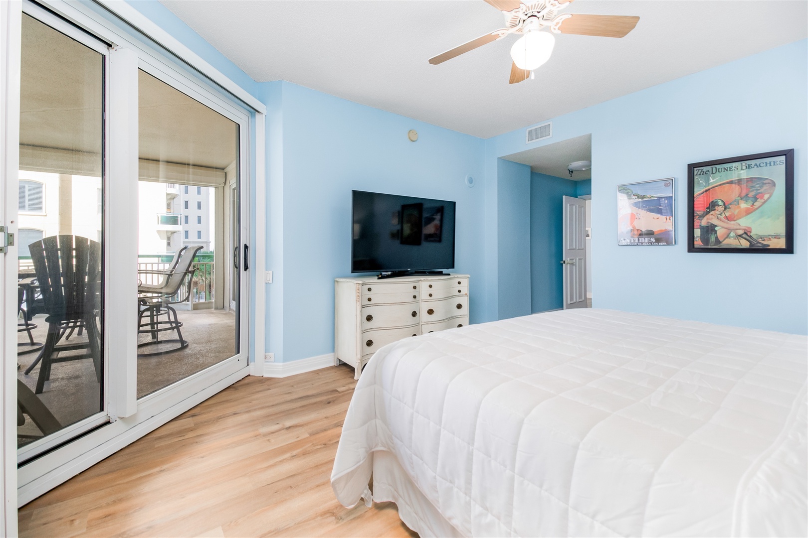 Beach Colony Tower 3D Master Bedroom With Deck Access