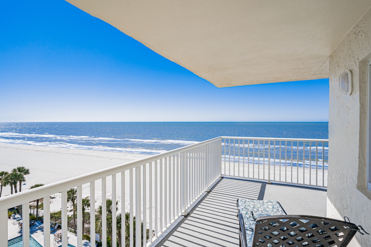 Step onto your private balcony and breathe in the endless ocean views stretching to the horizon, where waves meet sky.