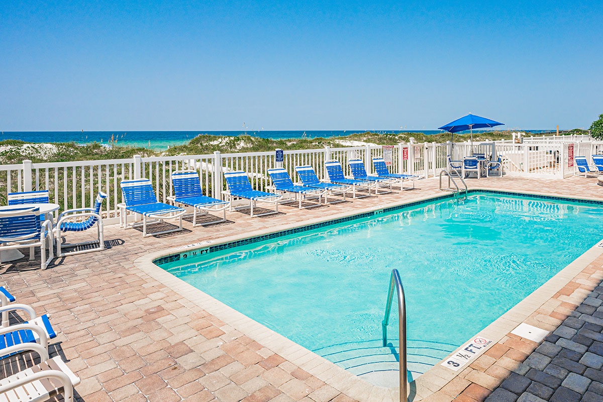 DSC02607 Ocean Side Pool cropped
