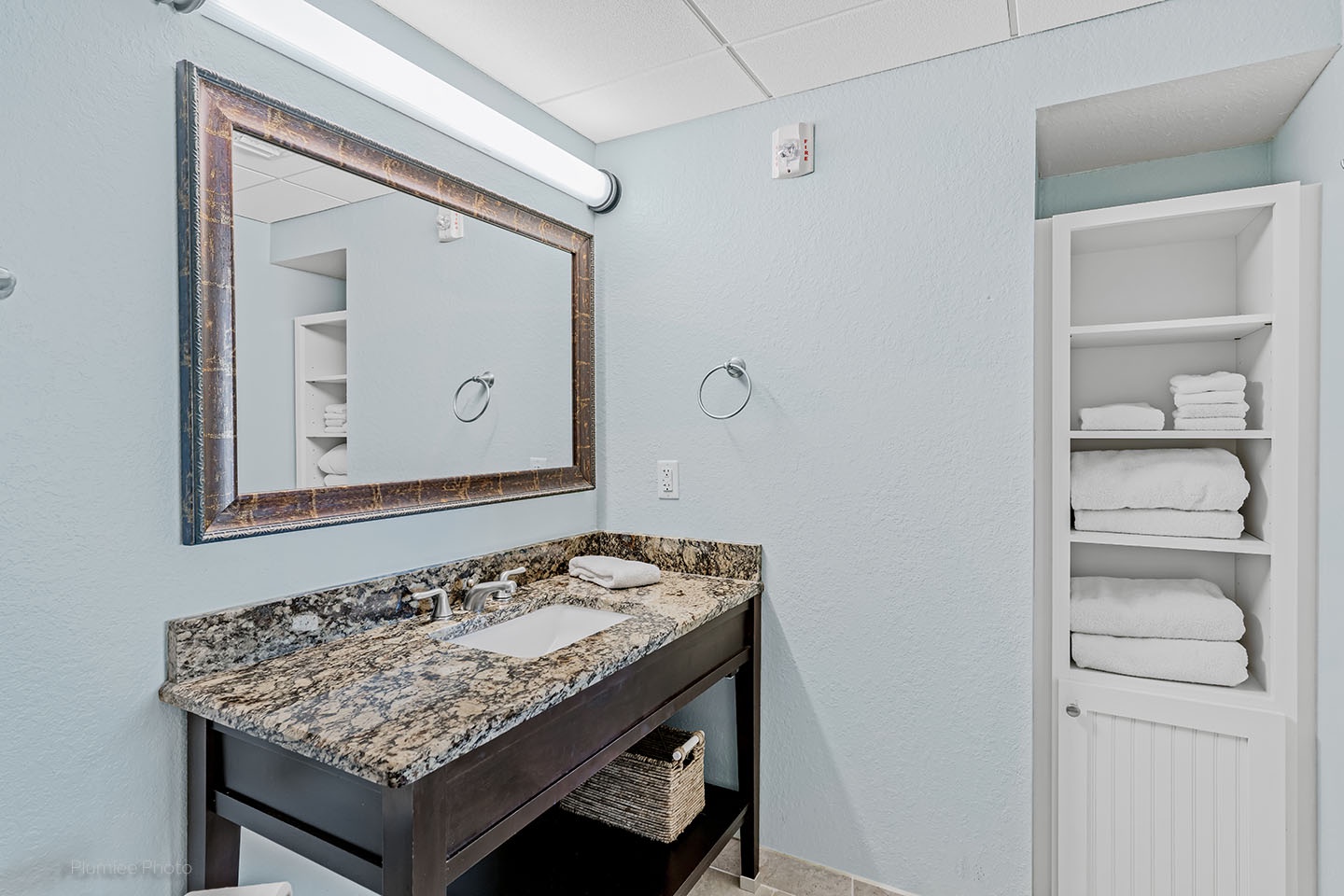 2nd bathroom