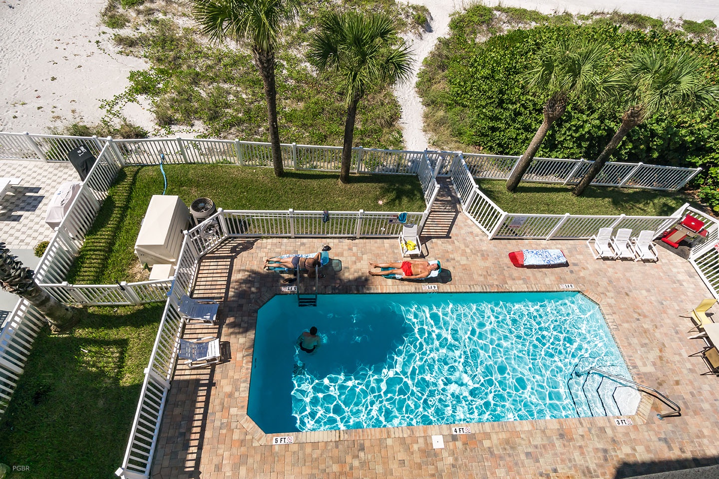 Building pool deck below