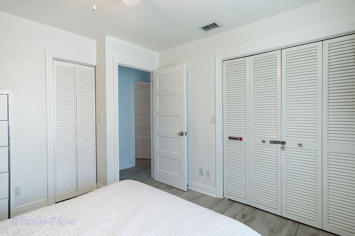 2nd Bedroom closet.