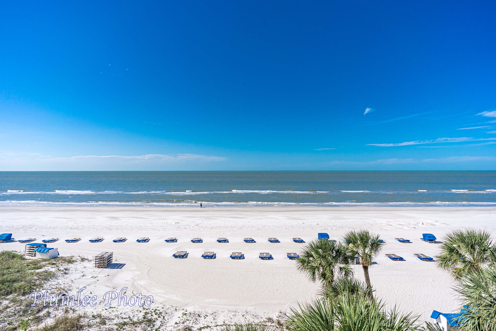 Beach lounger/cabanas available for rent