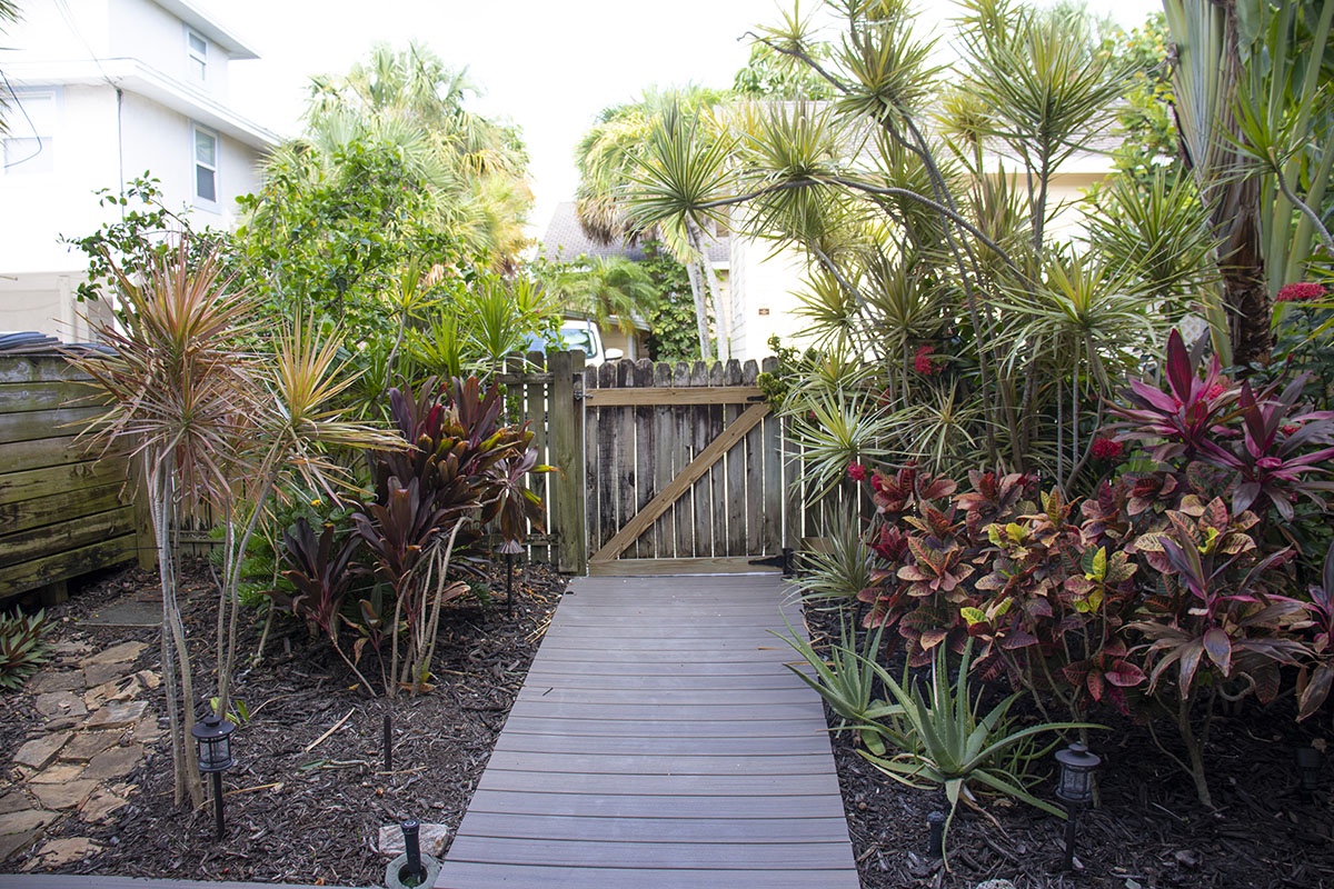 IMG_7129 Beach Trail Gate_web size