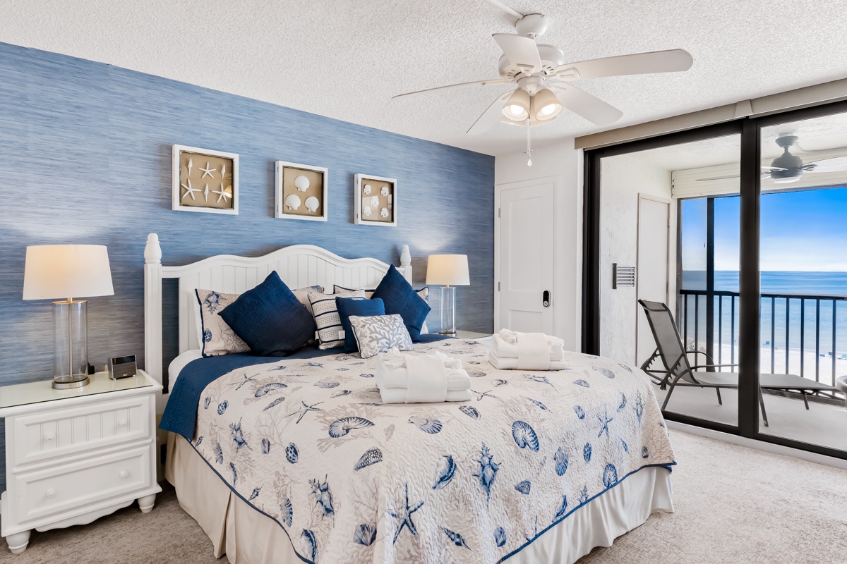 Wake up to the ocean stretching before you through your private balcony doors. Coastal blues and seashell accents set a tranquil, beachy mood that makes your mornings feel like a dream.