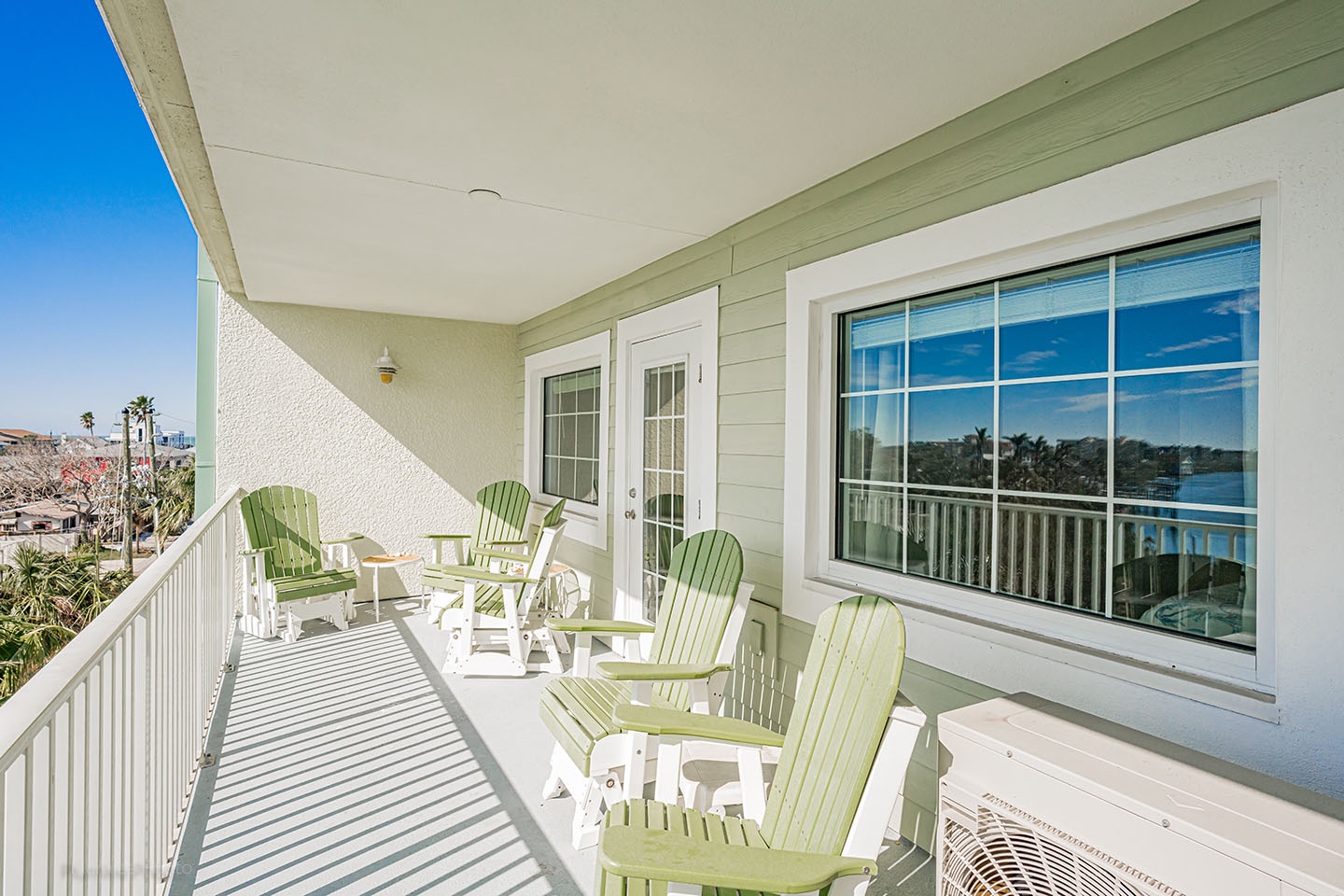 Awesome balcony furniture to hang out