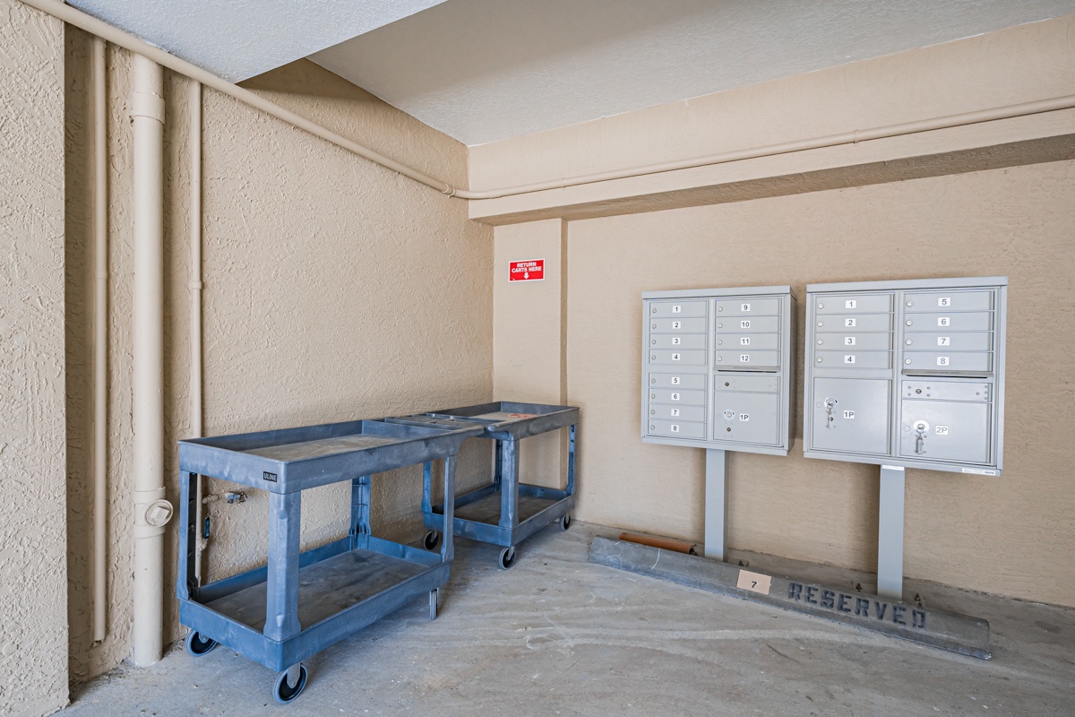 Luggage carts available to move in easily