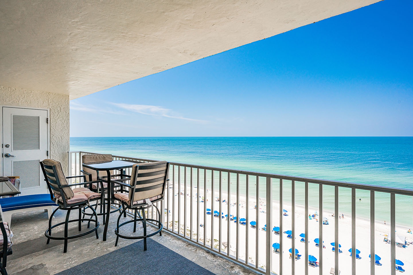 Private balcony with birds eye view!