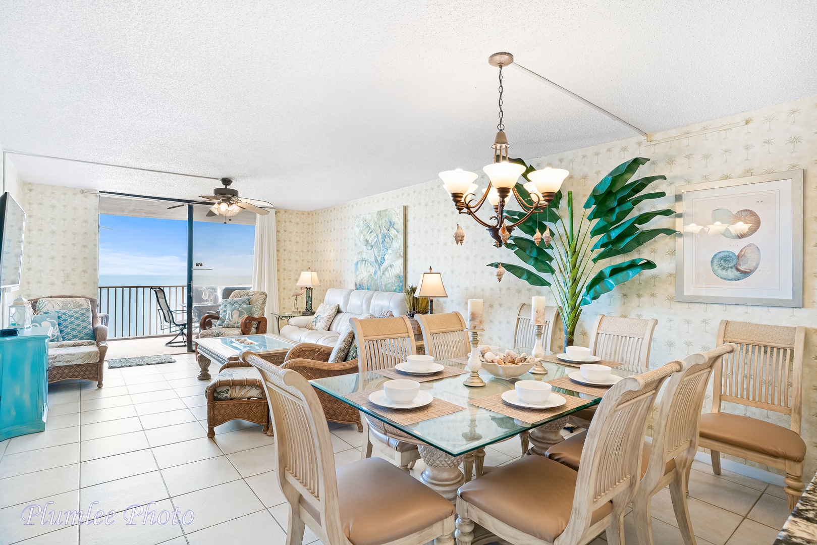 Solid floors and coastal cute