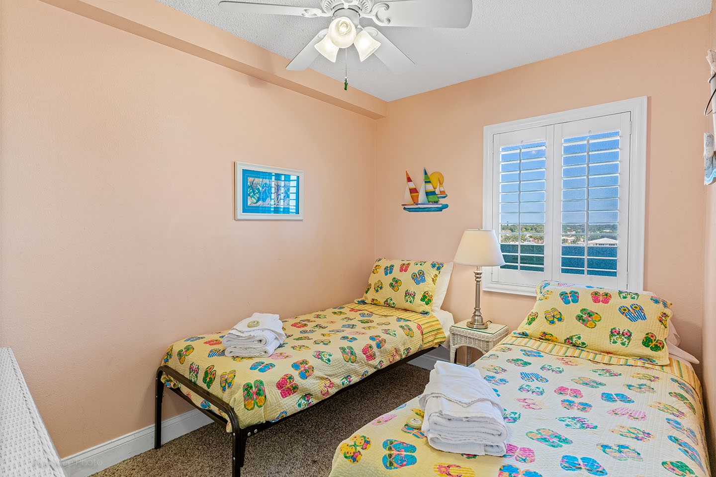 3rd bedroom has view of Instracoastal