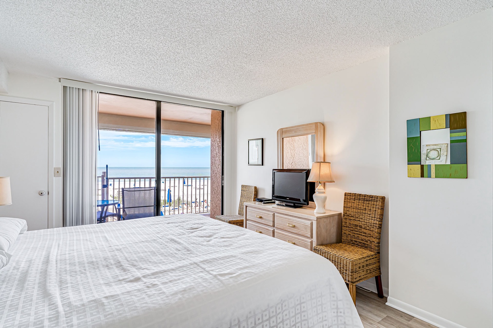 DCS04407-Edit_copyright