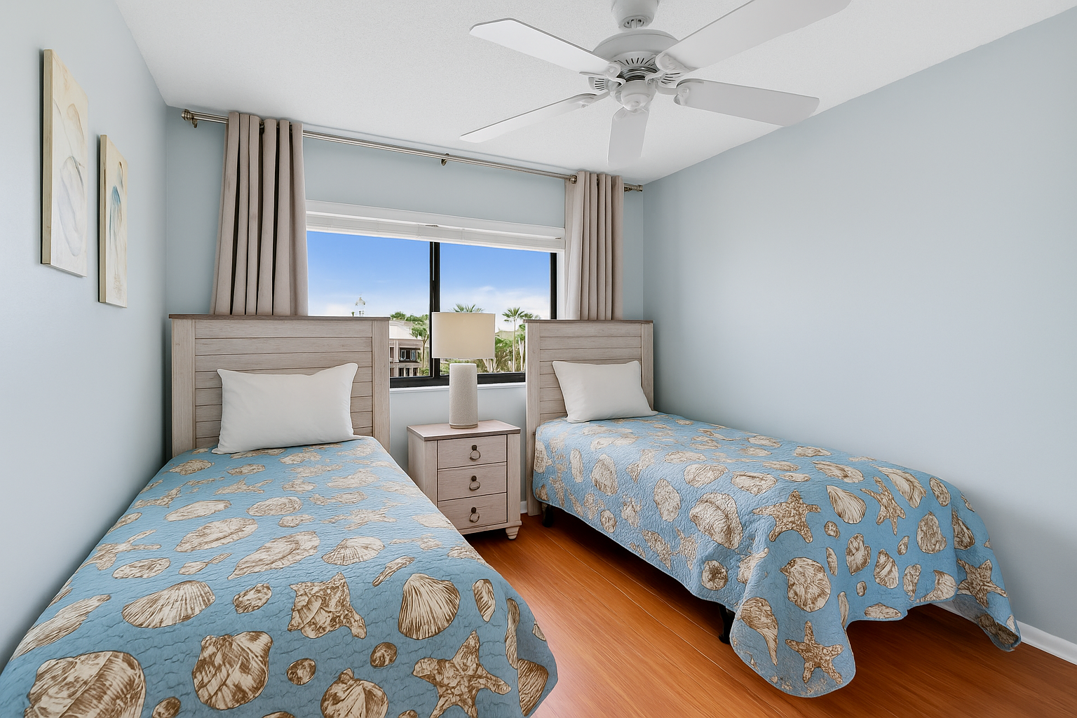 3rd bedroom has 2 Twin beds and ceiling fan