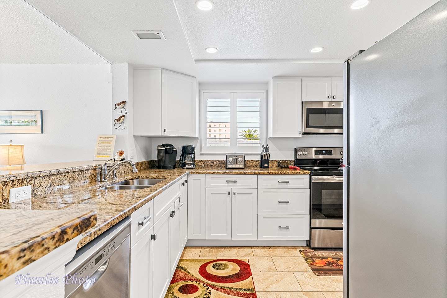 Full size kitchen