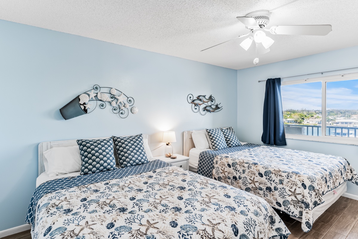 Drift off in comfort with serene waterfront views framing your mornings. Coastal breezes, stylish décor, and thoughtful touches create the perfect haven for your getaway.