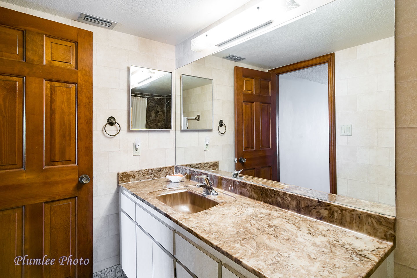 Lots of counterspace in the Master Bath.