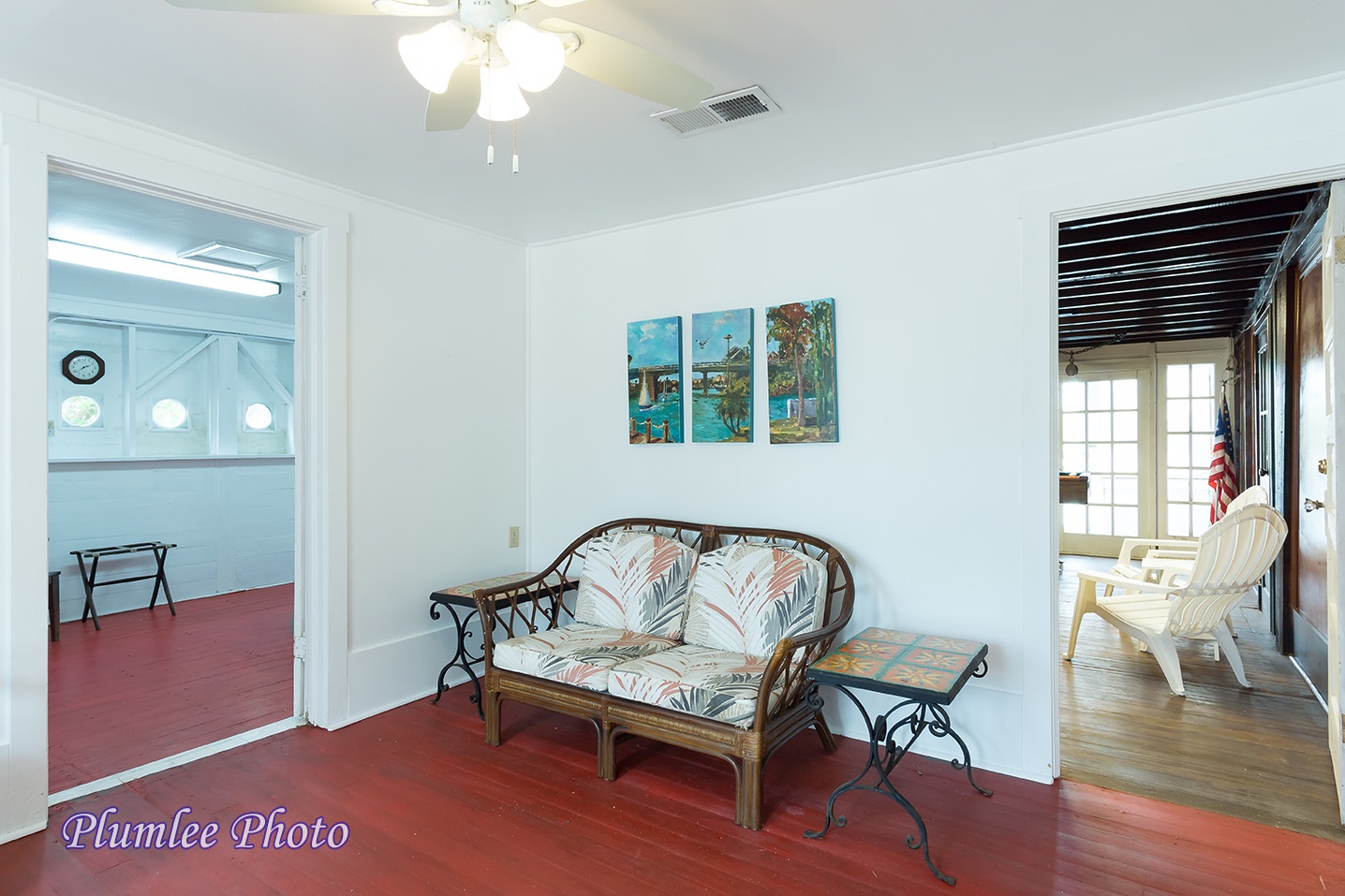 Sitting area in the Foyer on the 1st Floor.
