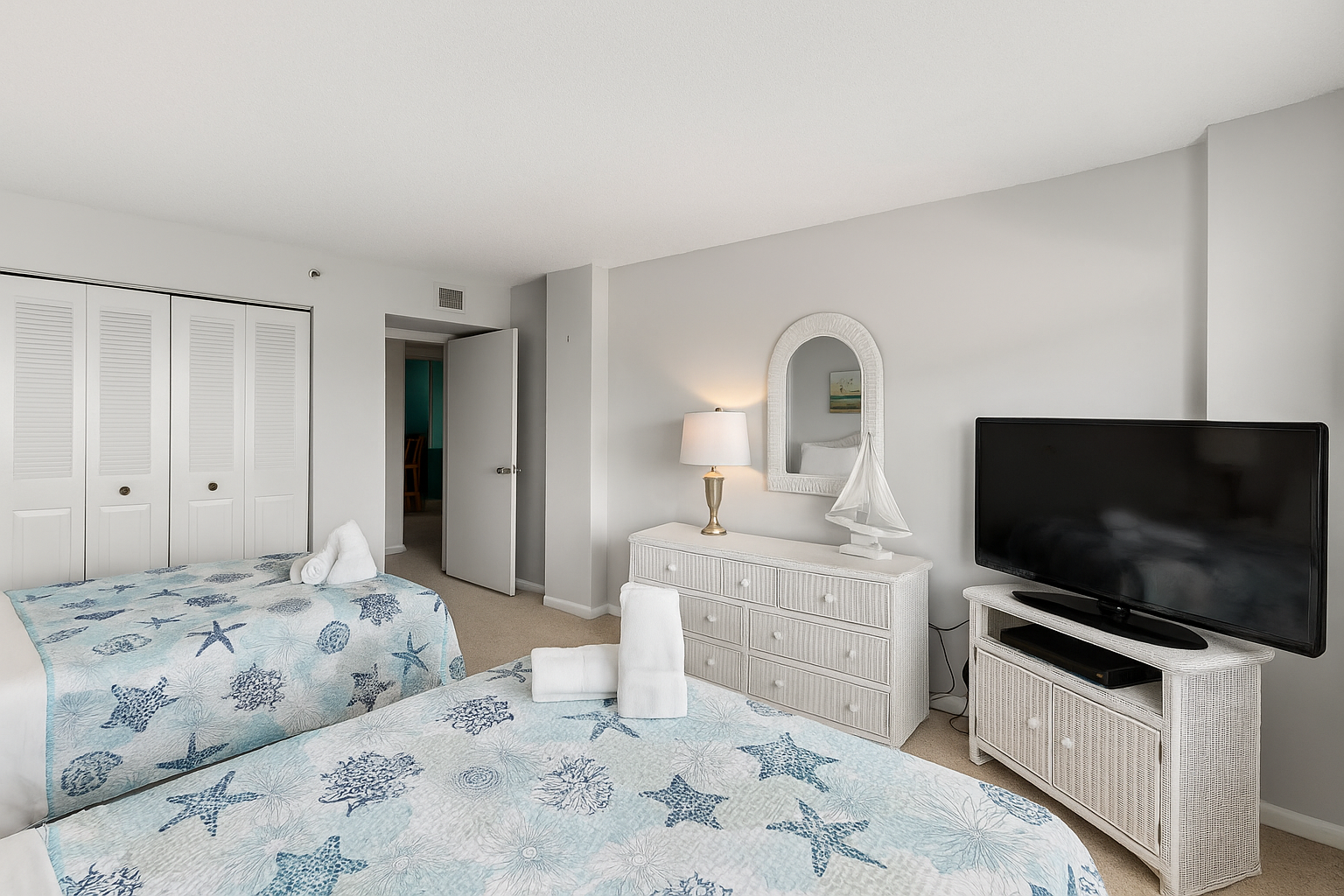 2nd bedroom has TV