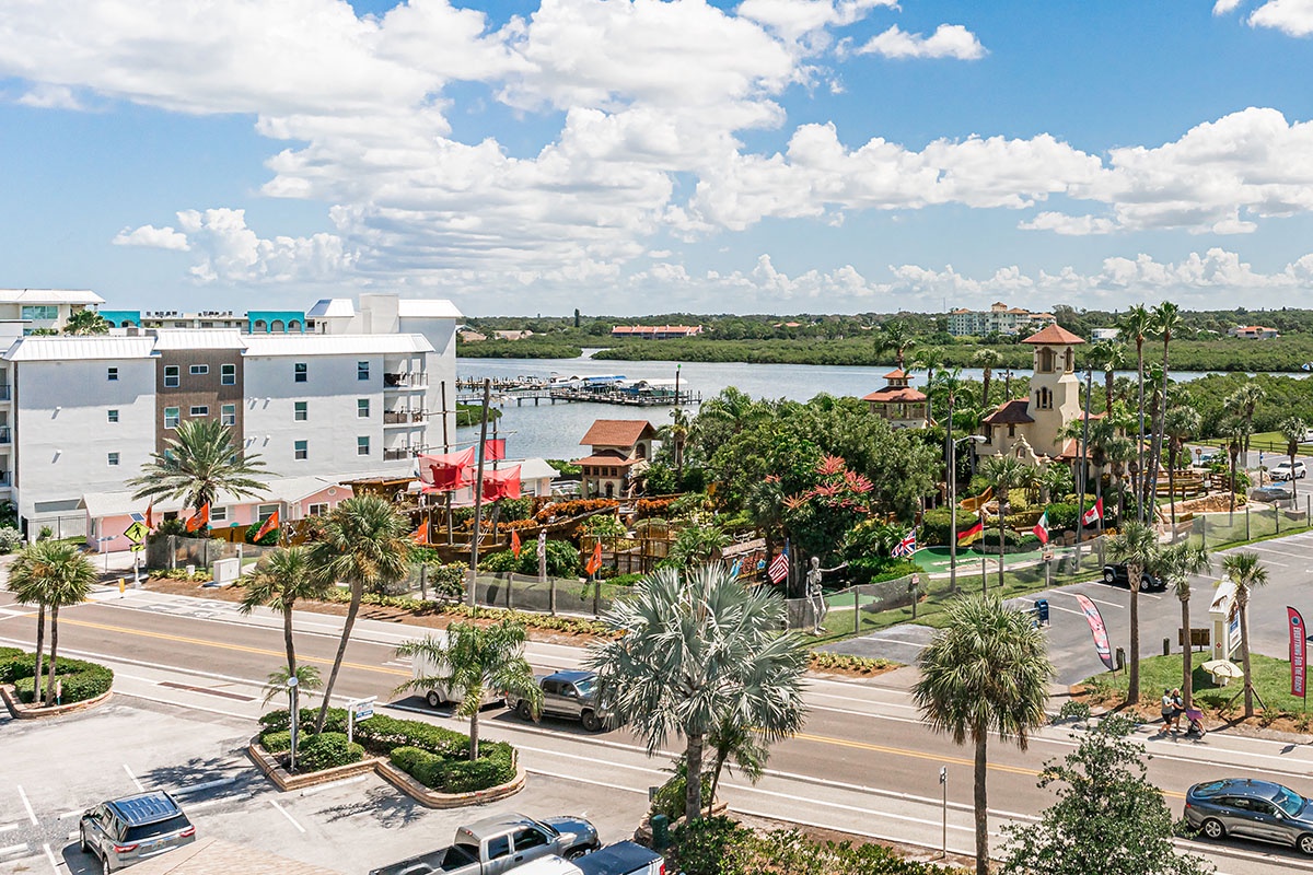 DSC02637_cropped web size