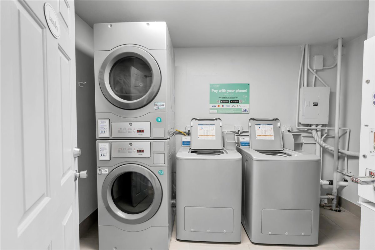 The property offers convenient on-site laundry facilities with modern washers and dryers, so you can pack light and refresh your wardrobe during your stay.