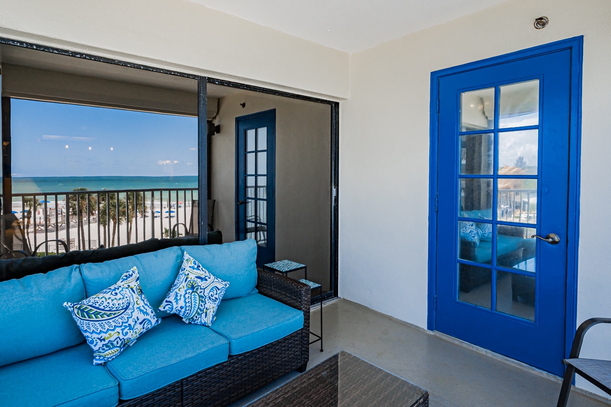 Kick back on your private balcony and let the calming ocean breeze wash over you. Bright coastal colors and cozy seating invite you to relax with morning coffee or sunset views.