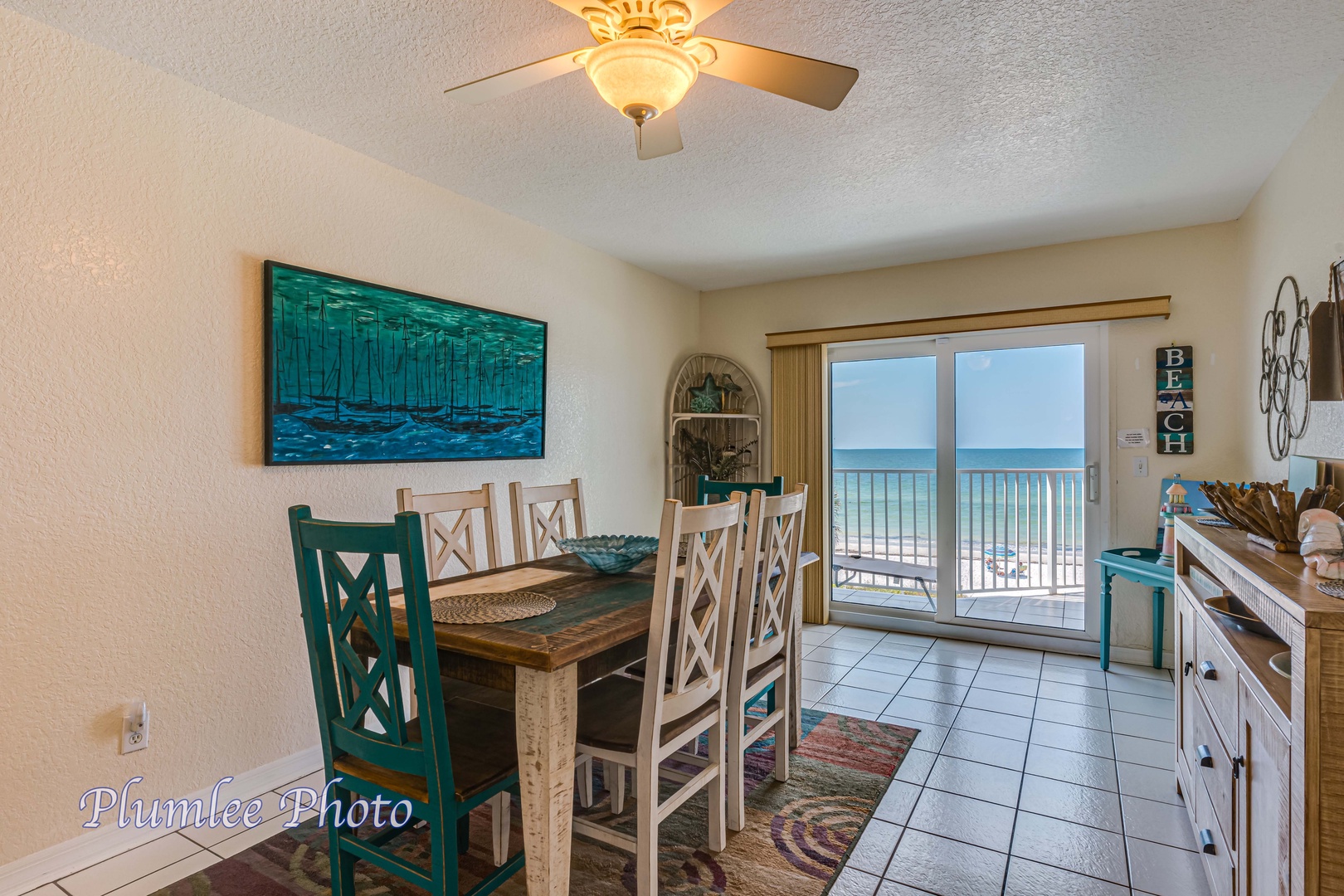 Gulf front dining area and balcony