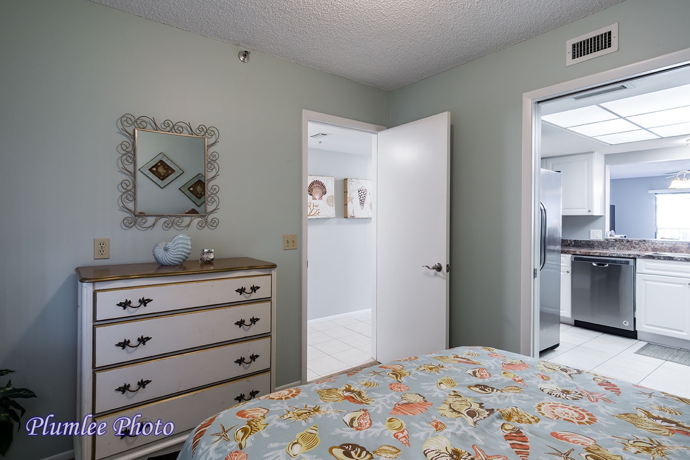 The Third Bedroom has two doors, one opens to the kitchen, easy to sneak a midnight snack!