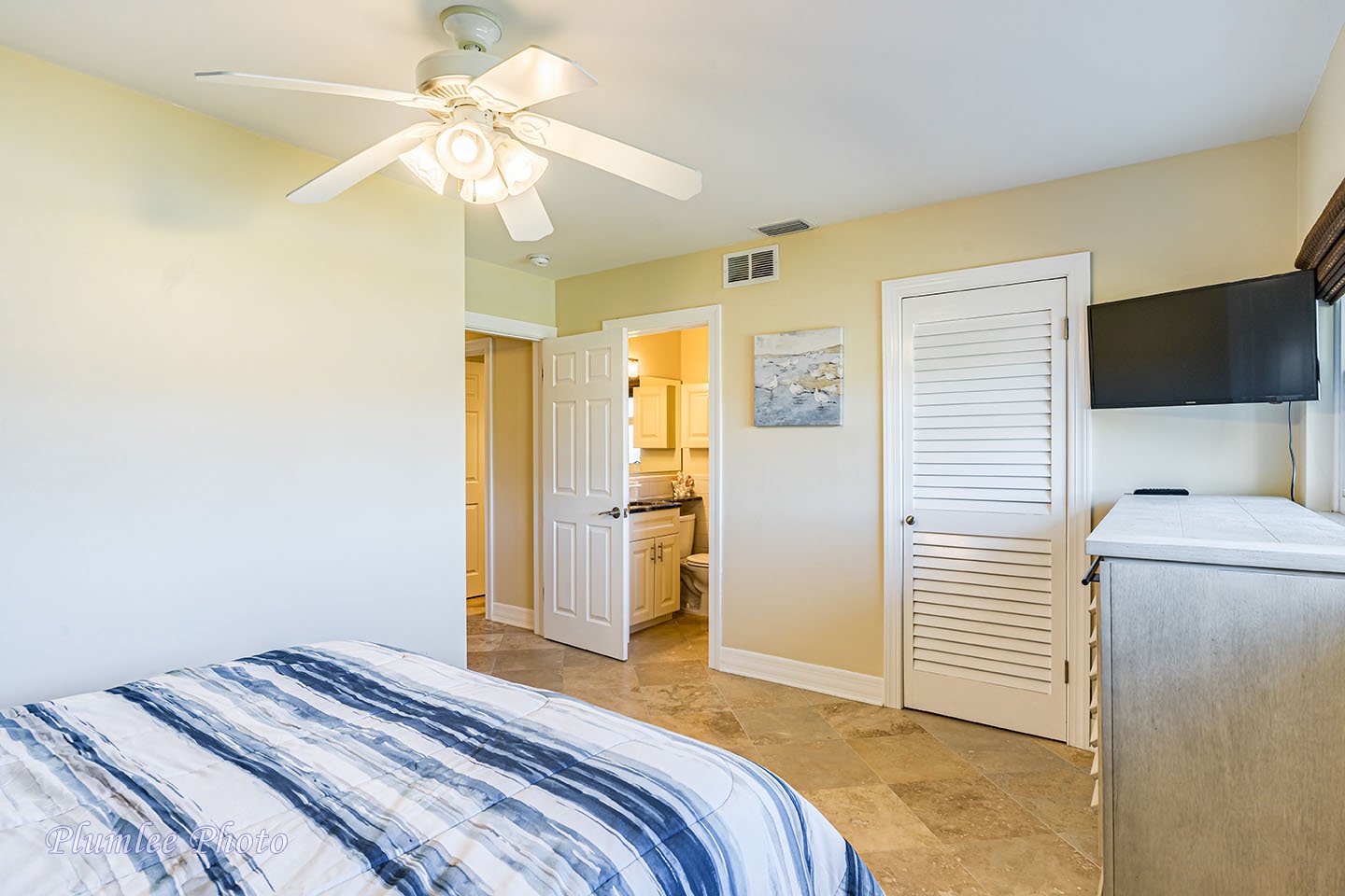 2nd bedroom has ensuite bathroom