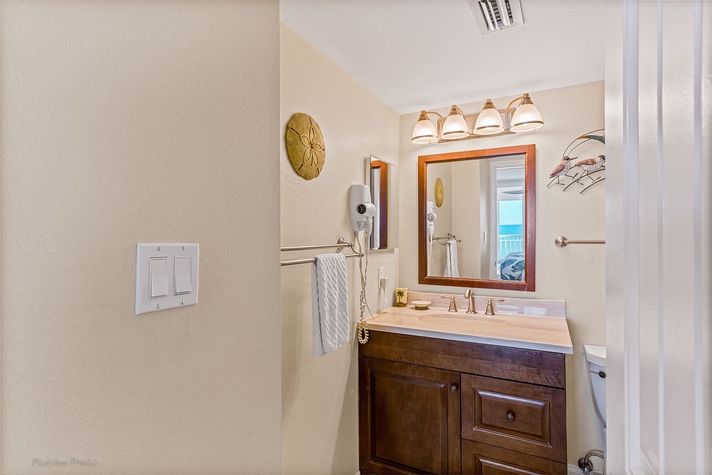 Master ensuite bathroom