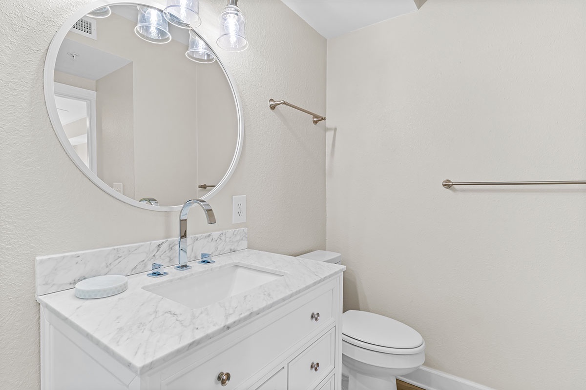 Primary ensuite bathroom with step-in shower